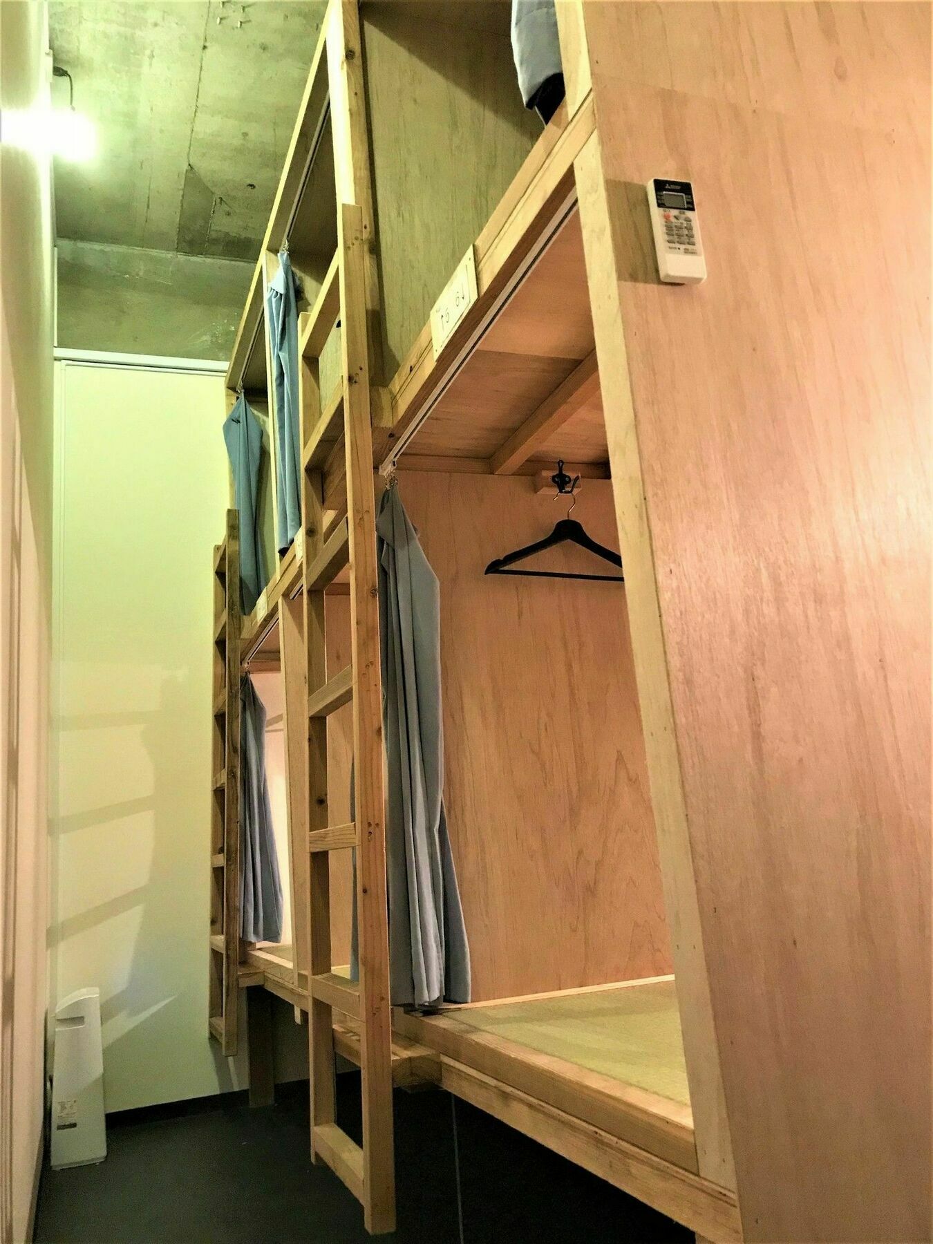 Aien Coffee & Hostel Chatan Εξωτερικό φωτογραφία